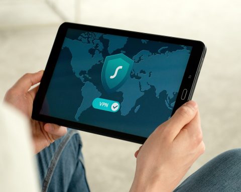 Schematische weergave van een beveiligde VPN-verbinding met versleuteling