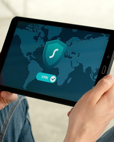 Schematische weergave van een beveiligde VPN-verbinding met versleuteling
